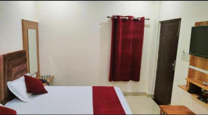 Oyo 81347 Amantran Hotel And Restaurant Kanpur Esterno foto